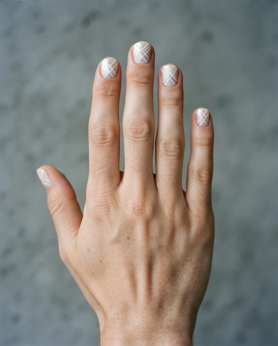 Linear Ivory Pearl Minimalist